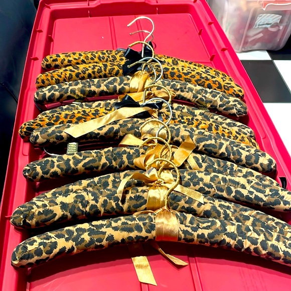 Leopard Closet Hangers - Picture 1 of 2
